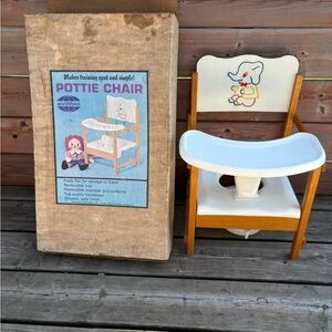 Vintage 60’!! The world best folding pottie chair!